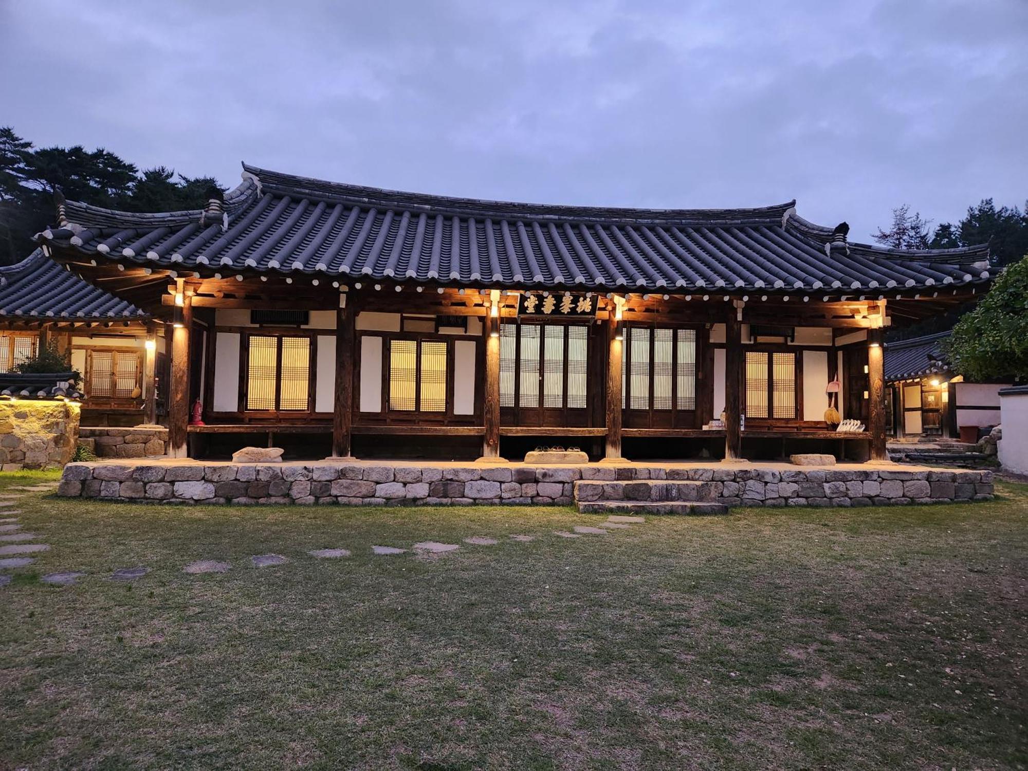 Dobong Seodang Gyeongju Bagian luar foto